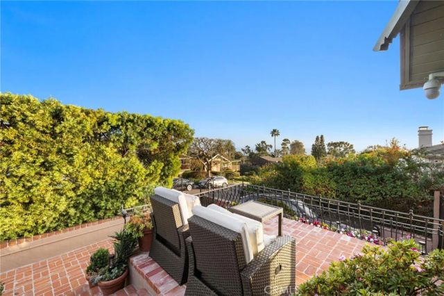 486 HOLLY Street, Laguna Beach, CA 92651