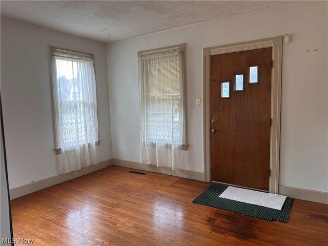 3323 Lake Avenue, Ashtabula, OH 44004