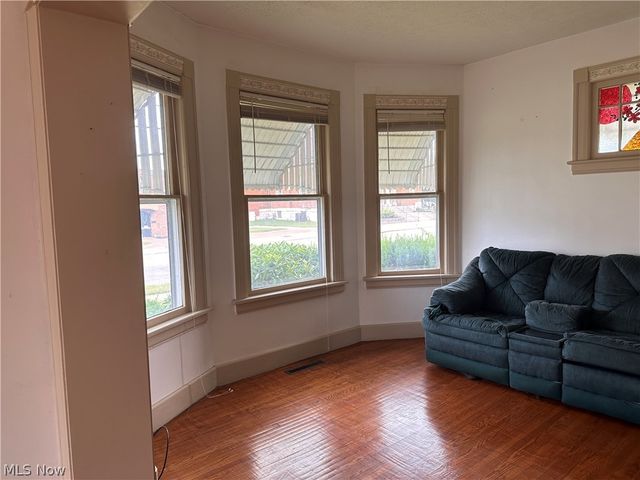 3323 Lake Avenue, Ashtabula, OH 44004