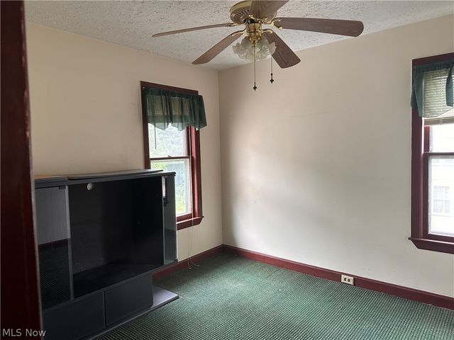 3323 Lake Avenue, Ashtabula, OH 44004