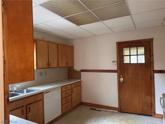 3323 Lake Avenue, Ashtabula, OH 44004