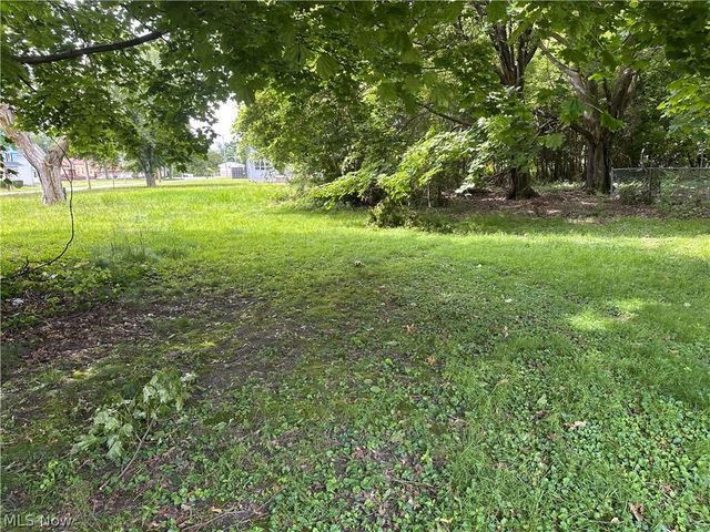 3323 Lake Avenue, Ashtabula, OH 44004