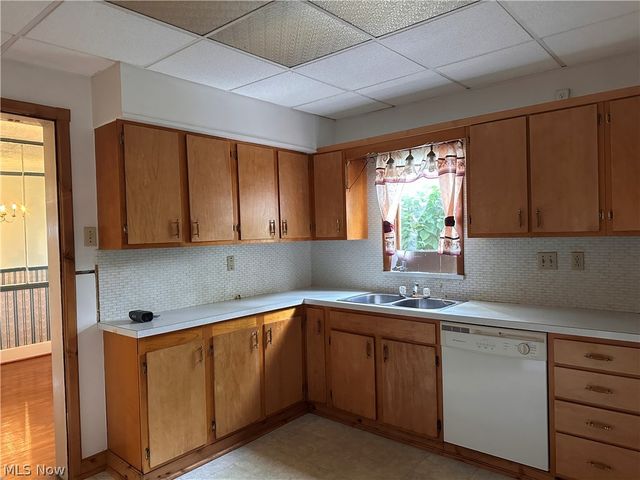3323 Lake Avenue, Ashtabula, OH 44004