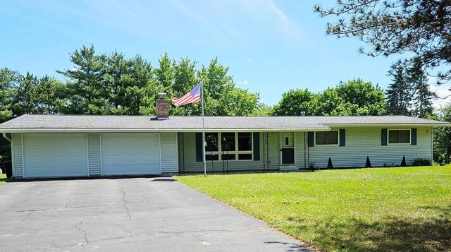 N6304 Hillcrest Road, Pardeeville, WI 53954