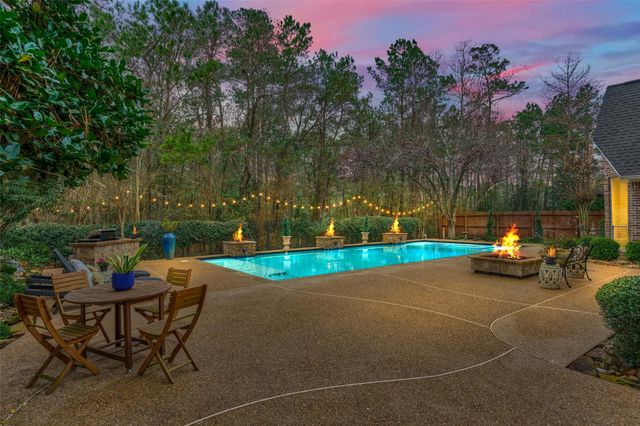 6 Glentrace Circle, The Woodlands, TX 77382