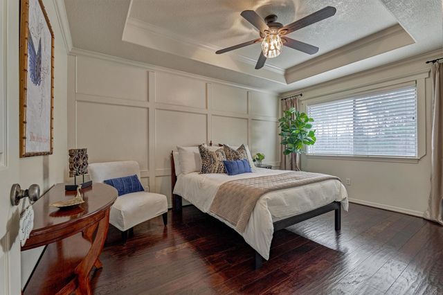 6 Glentrace Circle, The Woodlands, TX 77382