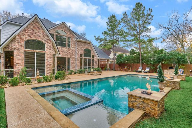 6 Glentrace Circle, The Woodlands, TX 77382
