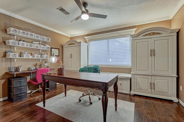 6 Glentrace Circle, The Woodlands, TX 77382