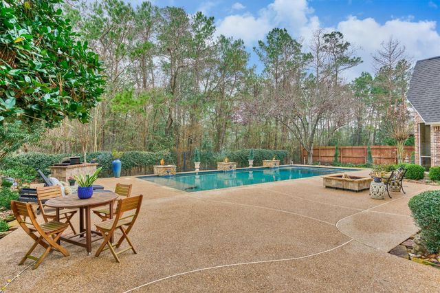 6 Glentrace Circle, The Woodlands, TX 77382