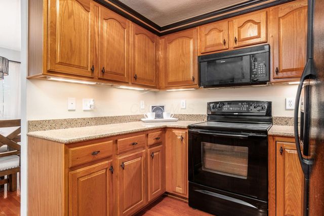 365 Sycamore Woods Lane, Columbus, OH 43230