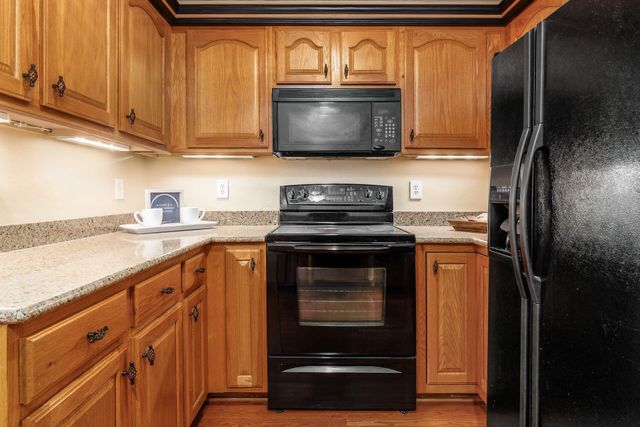 365 Sycamore Woods Lane, Columbus, OH 43230