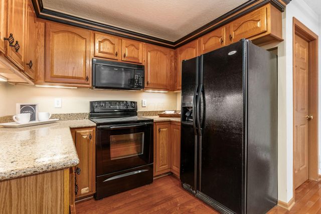 365 Sycamore Woods Lane, Columbus, OH 43230