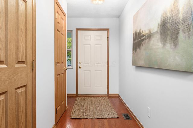 365 Sycamore Woods Lane, Columbus, OH 43230