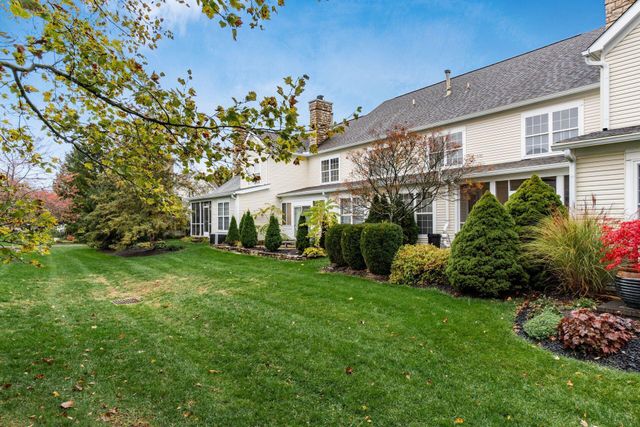 365 Sycamore Woods Lane, Columbus, OH 43230