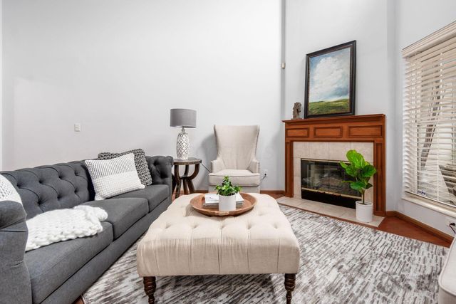 365 Sycamore Woods Lane, Columbus, OH 43230