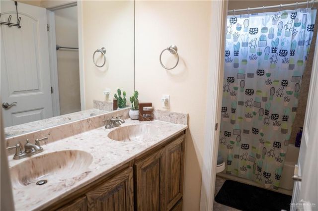 3911 Green Jay Drive, Mission, TX 78572