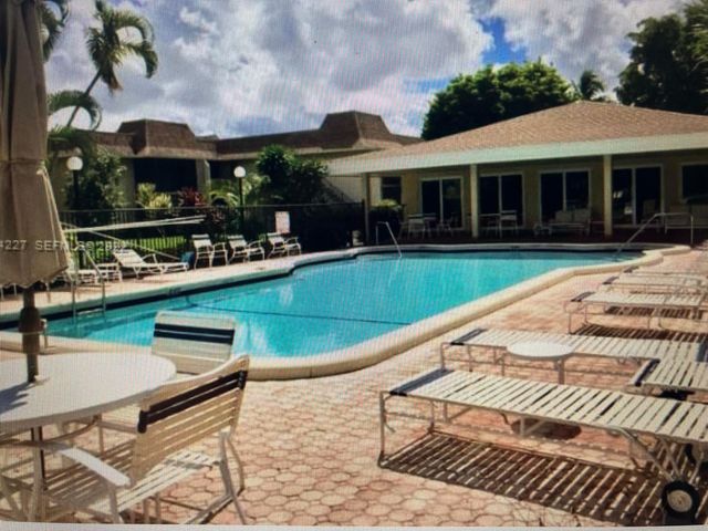 1174 NW 13th Street 236b, Boca Raton, FL 33486