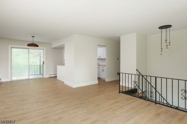 12 Fairway Trl, Sparta Twp., NJ 07871