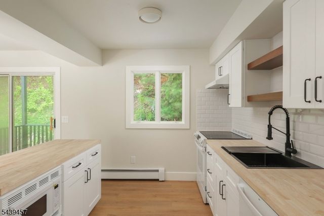 12 Fairway Trl, Sparta Twp., NJ 07871