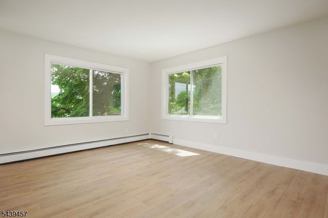 12 Fairway Trl, Sparta Twp., NJ 07871