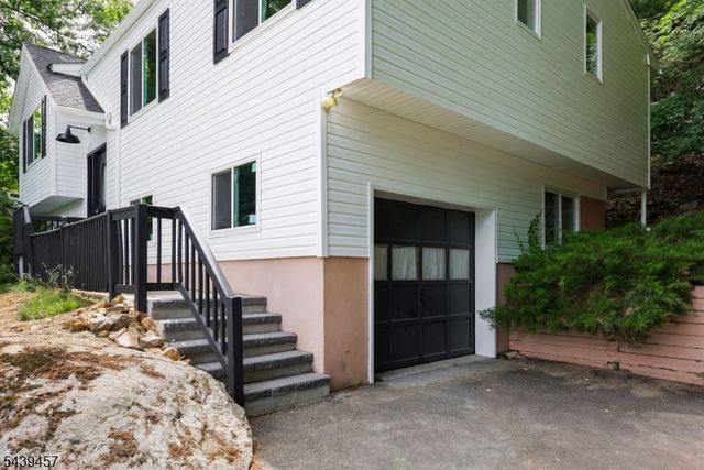 12 Fairway Trl, Sparta Twp., NJ 07871