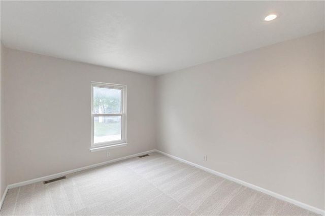 1920 E Mohawk Drive, Olathe, KS 66062