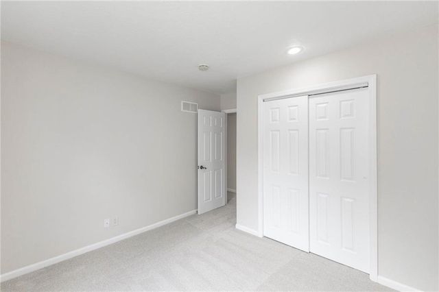 1920 E Mohawk Drive, Olathe, KS 66062