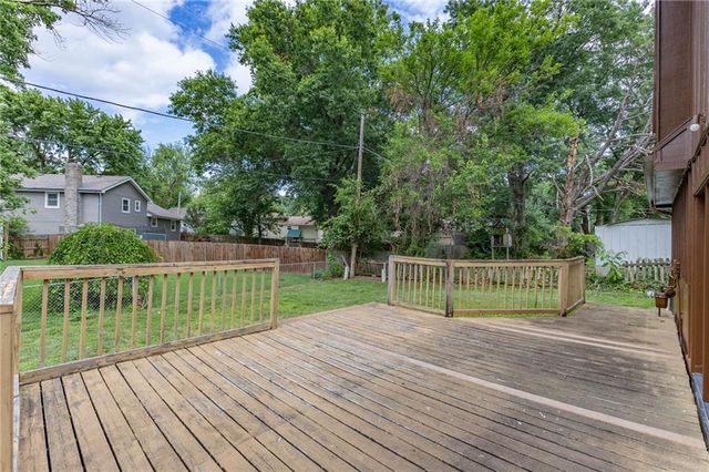 1920 E Mohawk Drive, Olathe, KS 66062