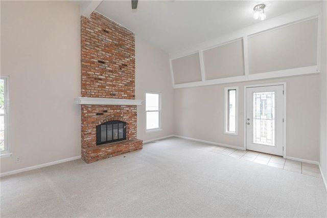 1920 E Mohawk Drive, Olathe, KS 66062