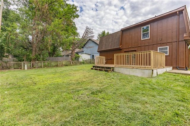 1920 E Mohawk Drive, Olathe, KS 66062