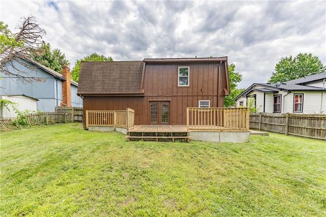 1920 E Mohawk Drive, Olathe, KS 66062