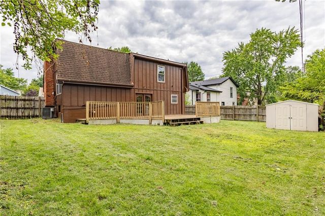 1920 E Mohawk Drive, Olathe, KS 66062