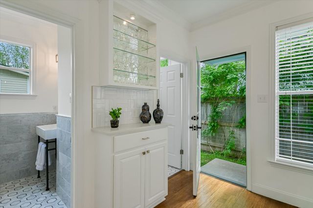 1501 Willow ST 1, Austin, TX 78702