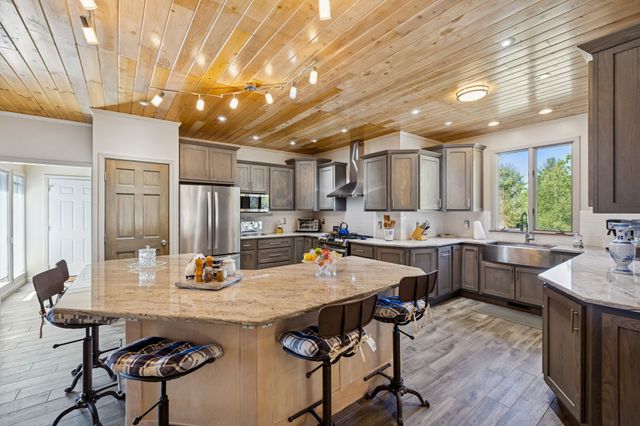 1372 Short Mountain Rd, Mcminnville, TN 37110