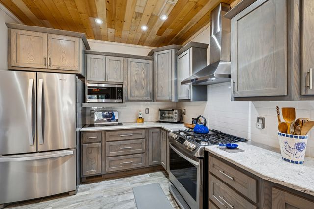 1372 Short Mountain Rd, Mcminnville, TN 37110