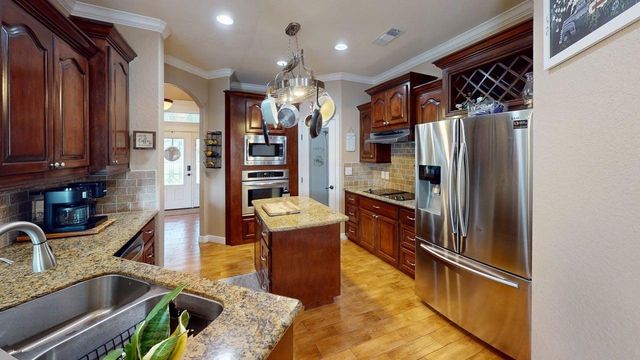 807 Mill Road, Angleton, TX 77515