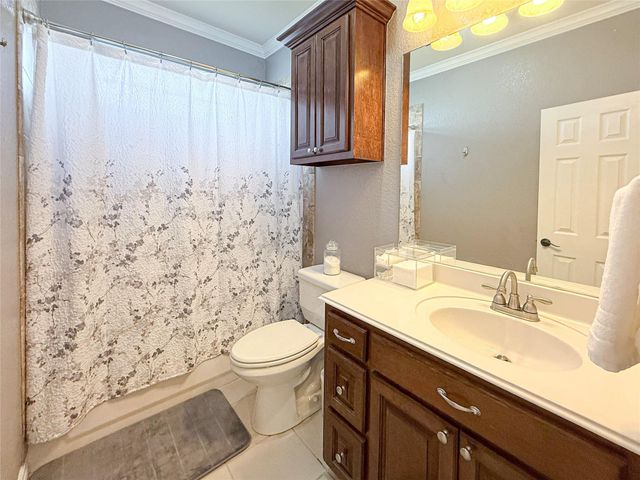 807 Mill Road, Angleton, TX 77515