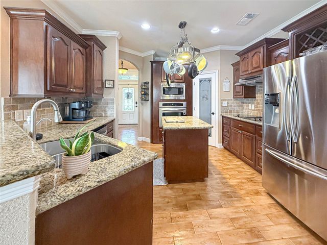 807 Mill Road, Angleton, TX 77515