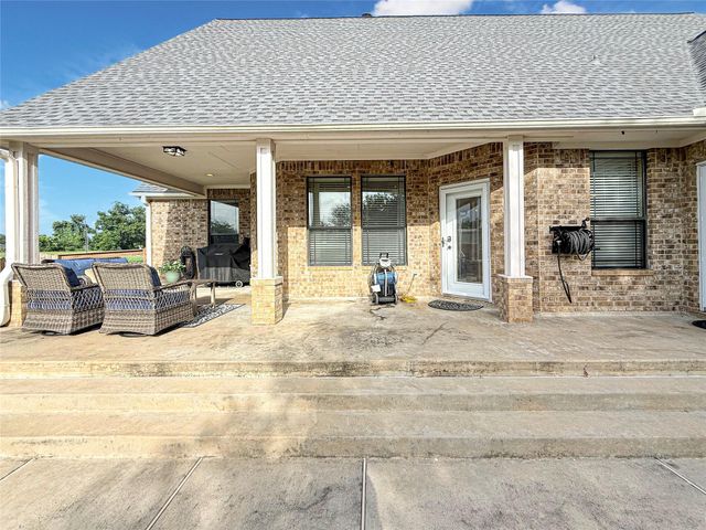 807 Mill Road, Angleton, TX 77515
