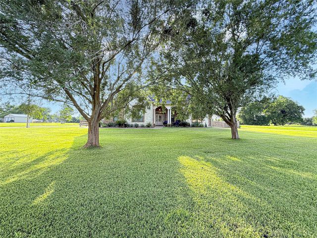807 Mill Road, Angleton, TX 77515