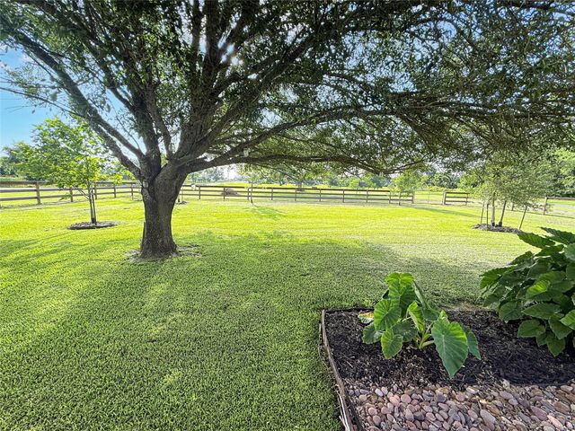 807 Mill Road, Angleton, TX 77515