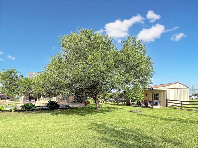 807 Mill Road, Angleton, TX 77515
