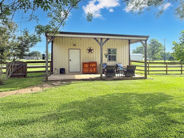 807 Mill Road, Angleton, TX 77515