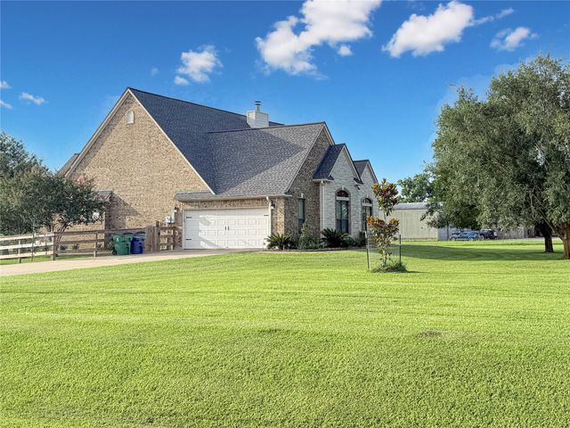 807 Mill Road, Angleton, TX 77515