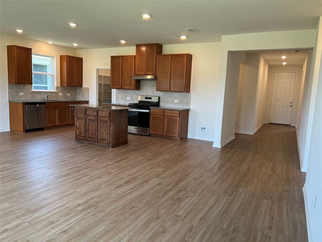 2504 Wesley Avenue, Aubrey, TX 76227