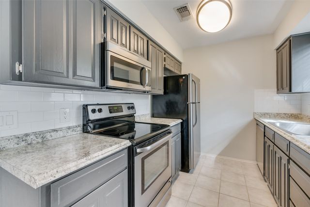 6008 Brentcove Drive, Arlington, TX 76001