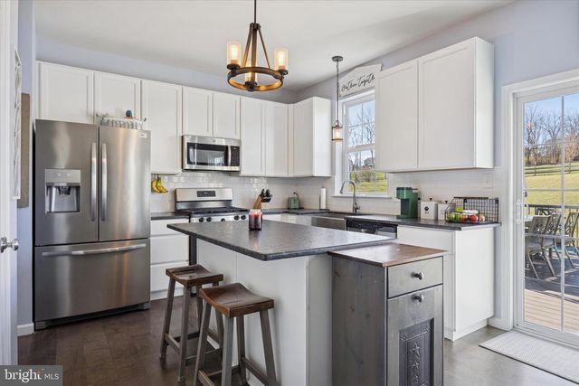 48 CHRISTI DR, Barto, PA 19504