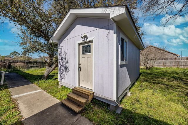 3525 Bridgette Lane, Mont Belvieu, TX 77523