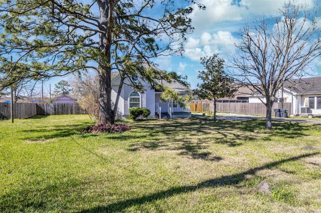 3525 Bridgette Lane, Mont Belvieu, TX 77523