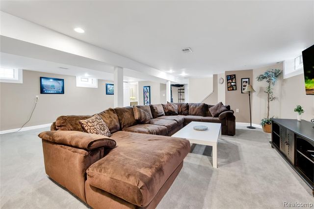 10070 Buckingham Avenue, Allen Park, MI 48101